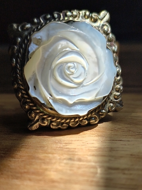 Artisan Jewelry - Gorgeous Iridescent Mother-of-Pearl Shell Rose Ring In Tibetan Silver Setting